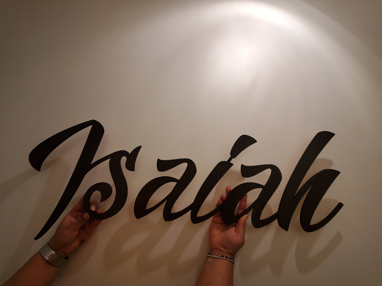 Plaque nominative « Isaiah » de 36 po en marron foncé