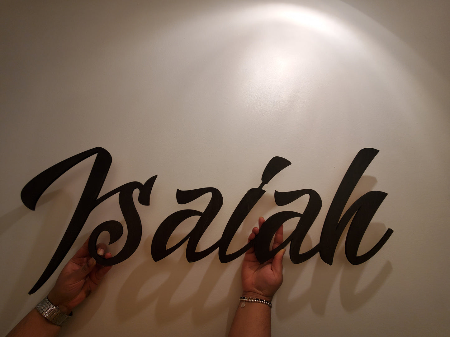Plaque nominative « Isaiah » de 36 po en marron foncé