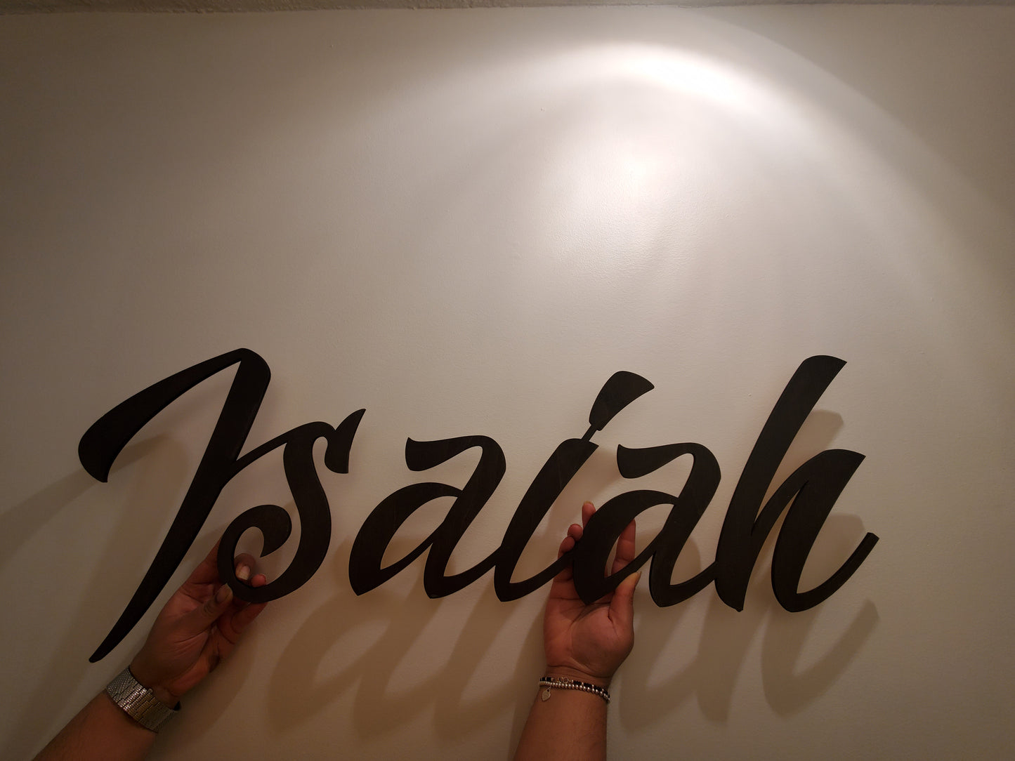 Plaque nominative « Isaiah » de 36 po en marron foncé